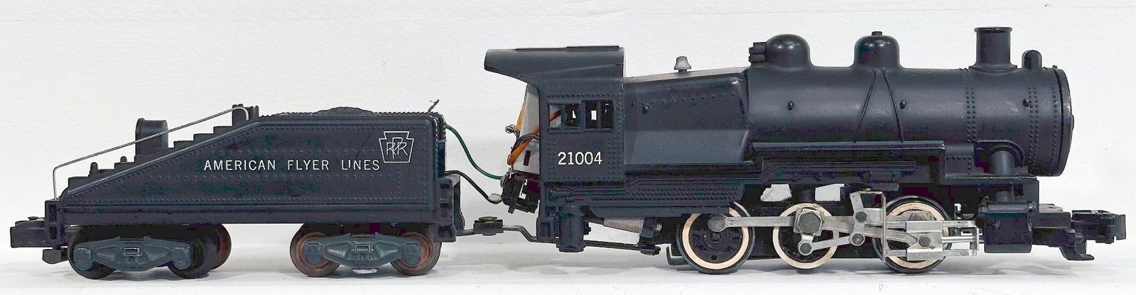 American Flyer Postwar S Gauge 21004 PRR Locomotive and Tender (1 of 6)