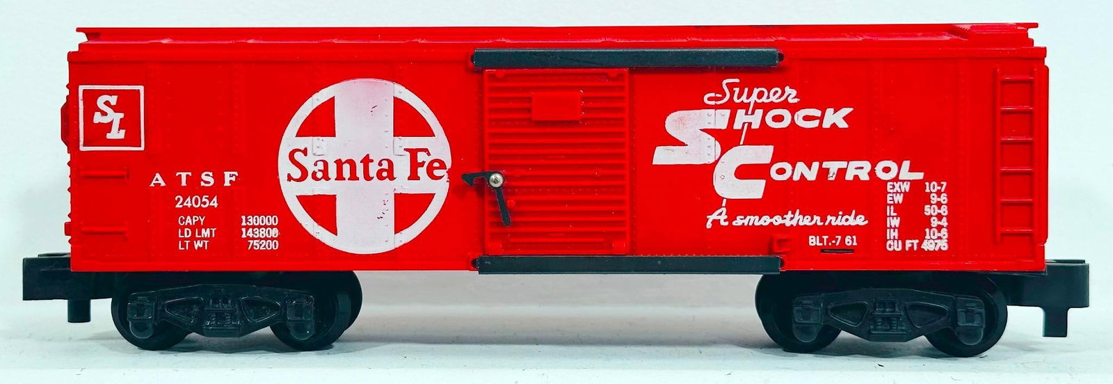American Flyer Postwar S Gauge No. 24054 Santa Fe Box Car: American Flyer Postwar S Gauge No. 24054 Santa Fe Box Car, in C7 plus, but missing its brake wheel.