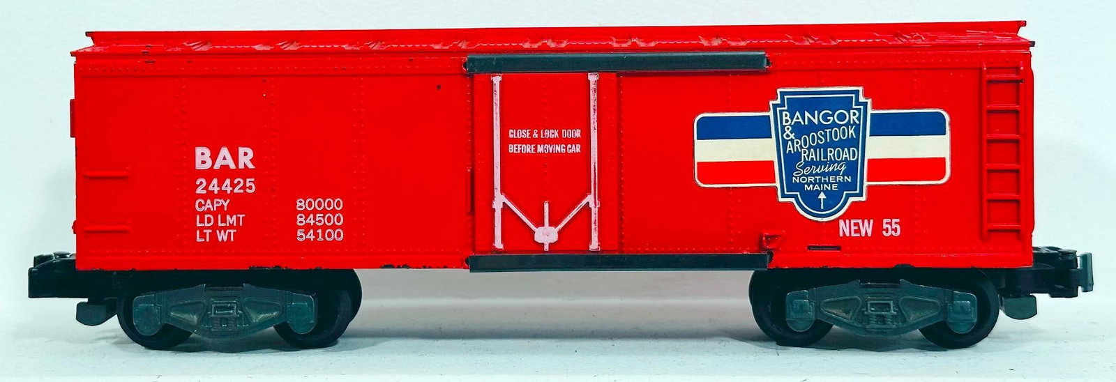 American Flyer Postwar S Gauge 24425 Bangor Aroostock Railroad Box Car: American Flyer Postwar S Gauge 24425 Bangor Aroostock Railroad Box Car, in C7 to C7 plus.