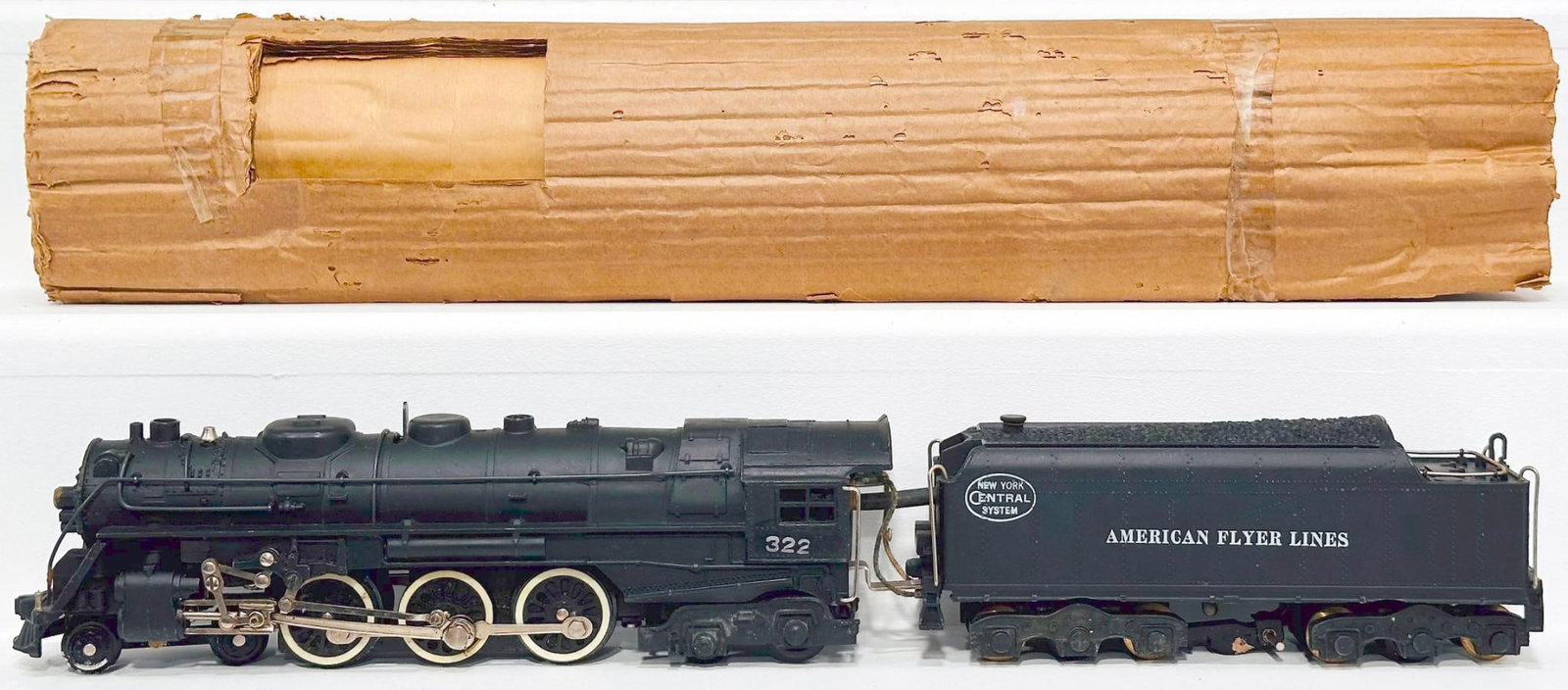 American Flyer Postwar S Gauge 322 New York Central Locomotive and Tender (1 of 7)