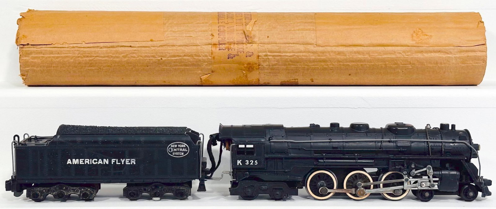 American Flyer Postwar S Gauge K325 New York Central Locomotive and Tender (1 of 7)