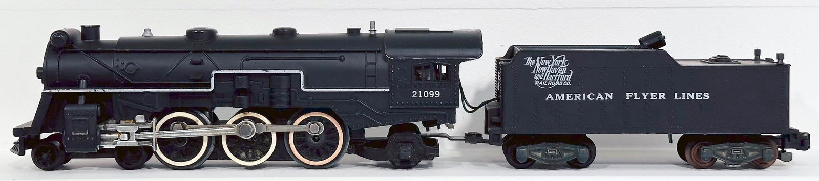 American Flyer Postwar S Gauge 21099 New York New Haven and Hartford Locomotive and Tender (1 of 6)