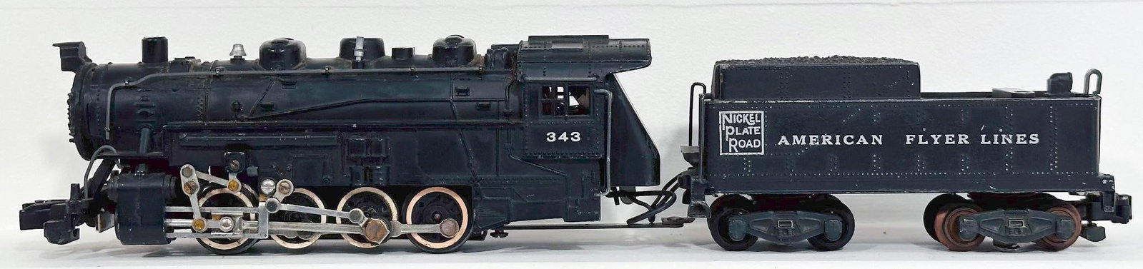 American Flyer Postwar S Gauge 343 Nickel Plate Road Switcher Locomotive and Tender (1 of 6)