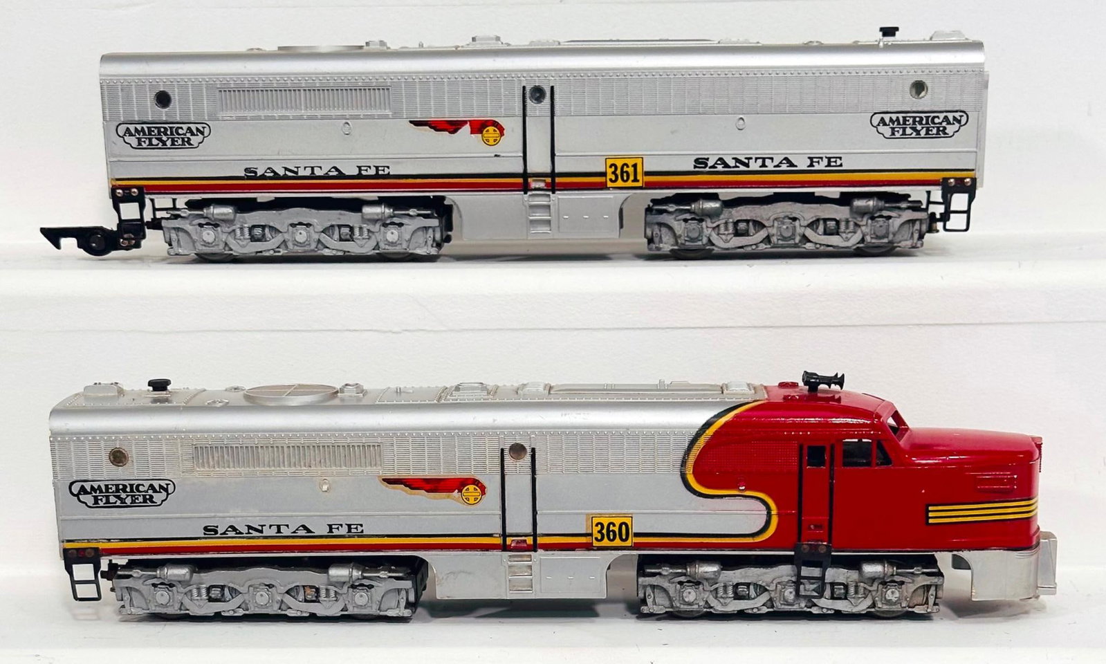 American Flyer Postwar S Gauge Santa Fe 360 and 361 A - B Alco Diesel Units (1 of 6)