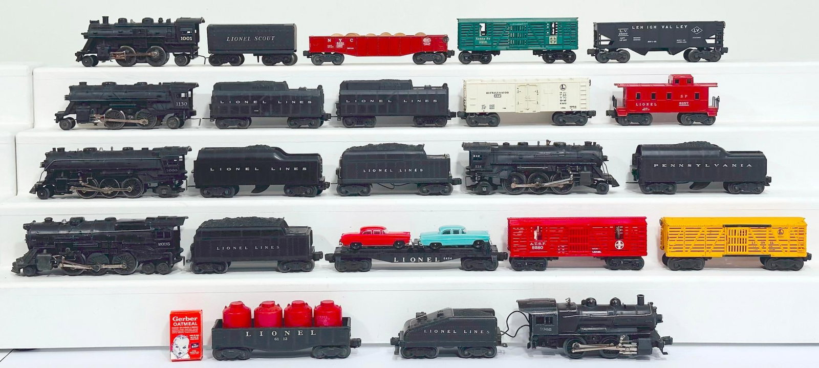 Lionel Postwar O Gauge Six (6) Assorted Locomotives and Tenders and Nine (9) Assorted Freight Cars (1 of 8)