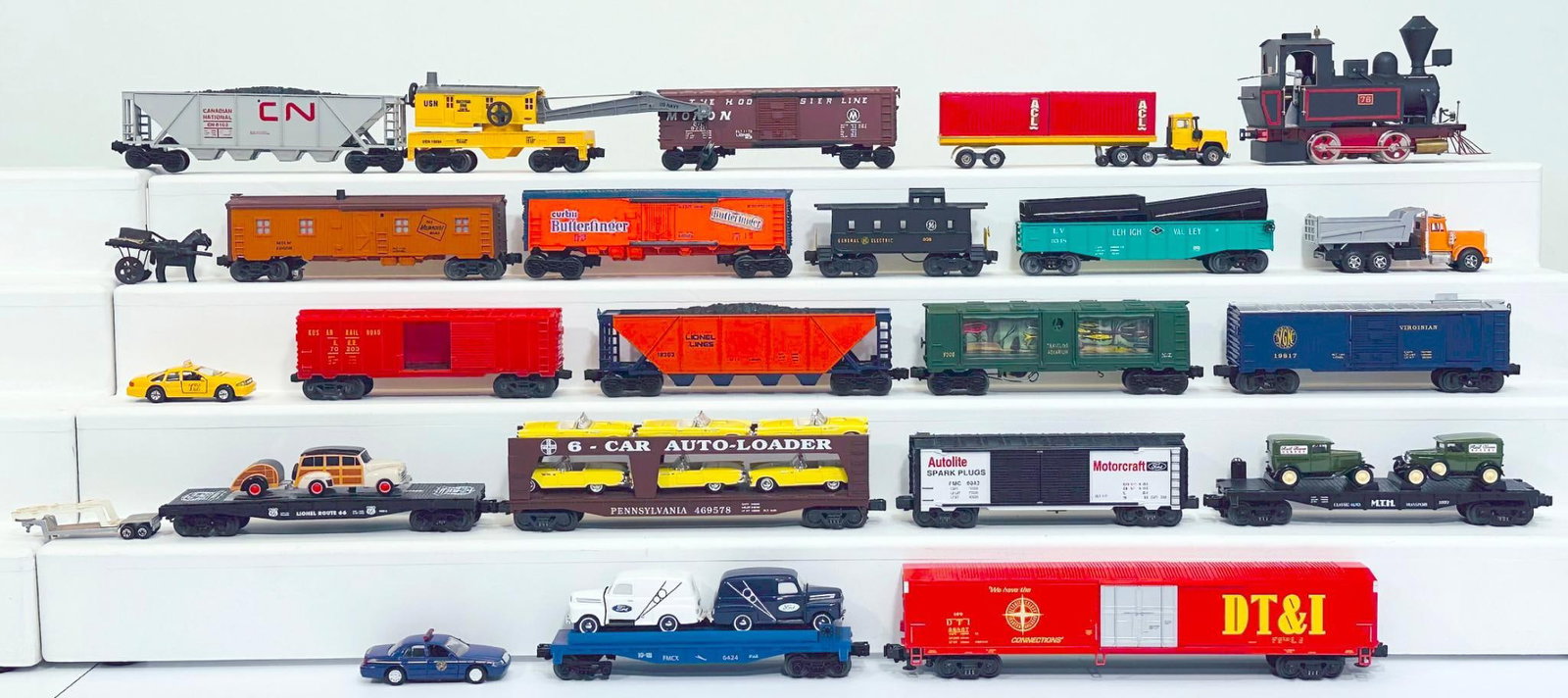 Lionel and MTH Modern O Gauge Assorted Freight Cars (1 of 8)