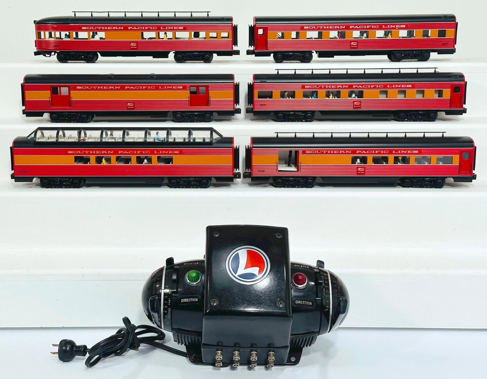 Lionel Modern O Gauge 6 Assorted Southern Pacific Passenger Cars/Lionel Postwar ZW Transformer (1 of 7)