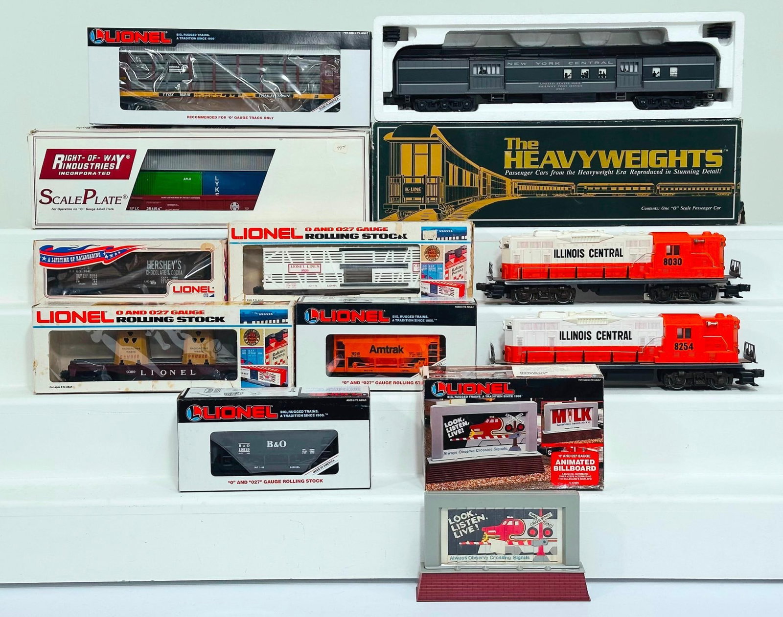 Lionel Modern O Gauge Assorted Ore Cars and Freight Cars and Illinois Central Switcher Powered (1 of 7)