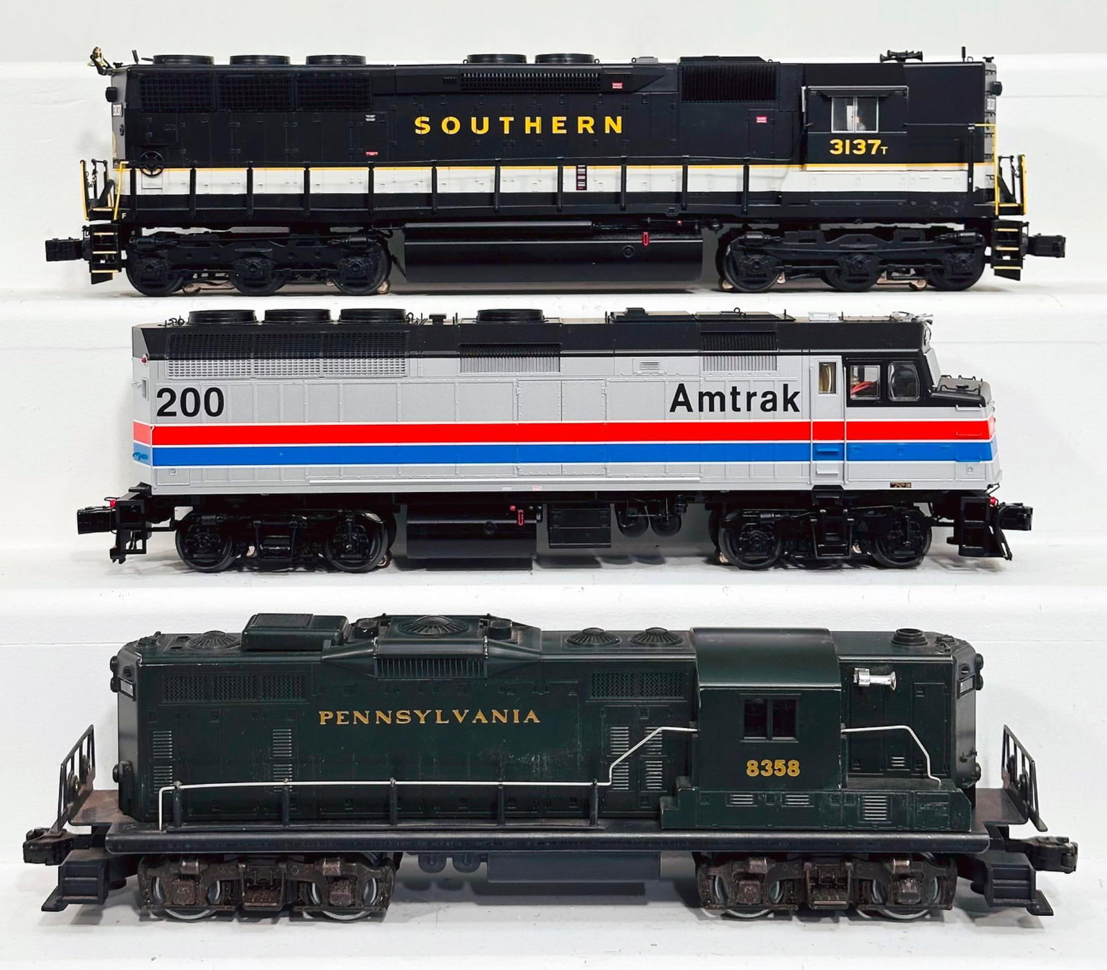 Lionel Modern O Gauge Three (3) Assorted Switchers (1 of 6)