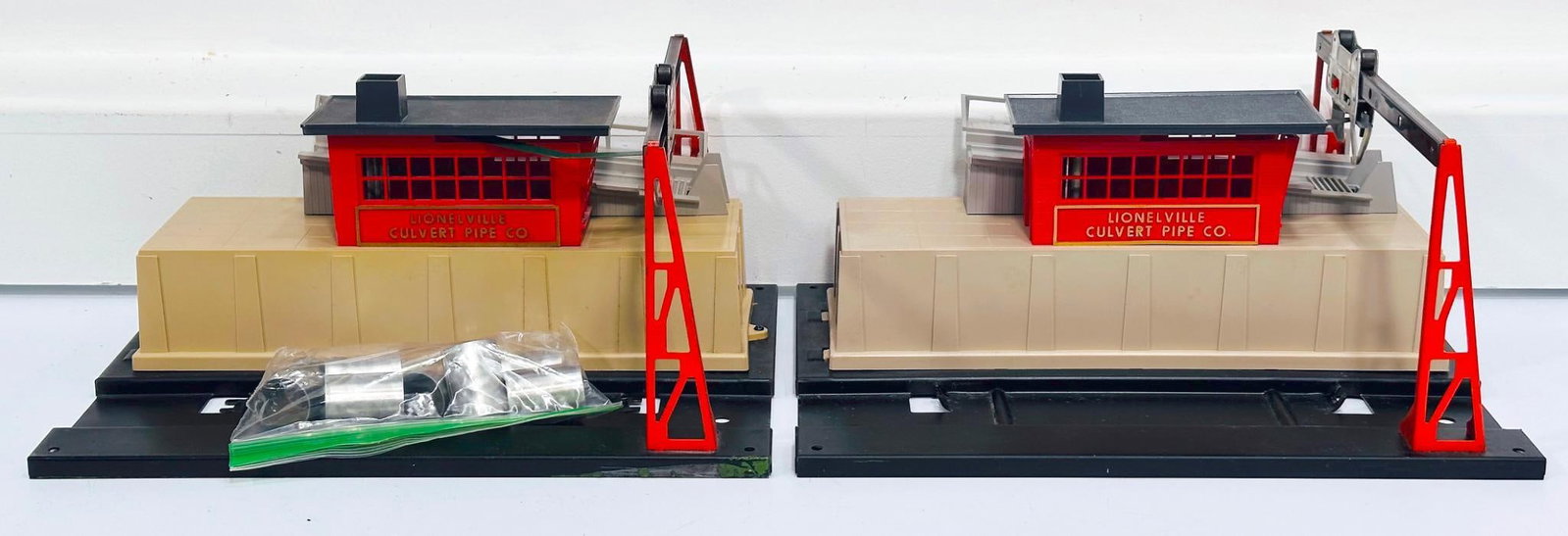 Lionel Postwar O Gauge Assorted Accessories - 3