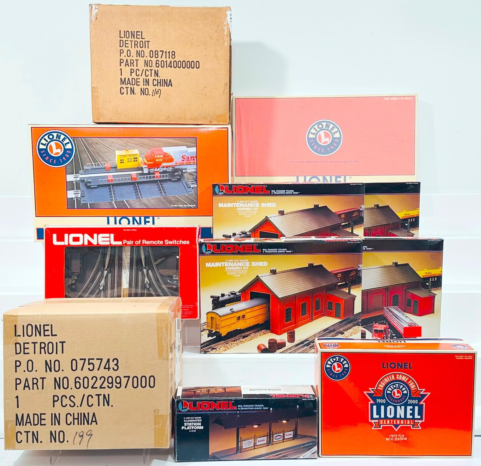 Lionel Modern O Gauge Factory Building Kit X2/Maintenance Shed X2/Illuminated Station Platform (1 of 9)