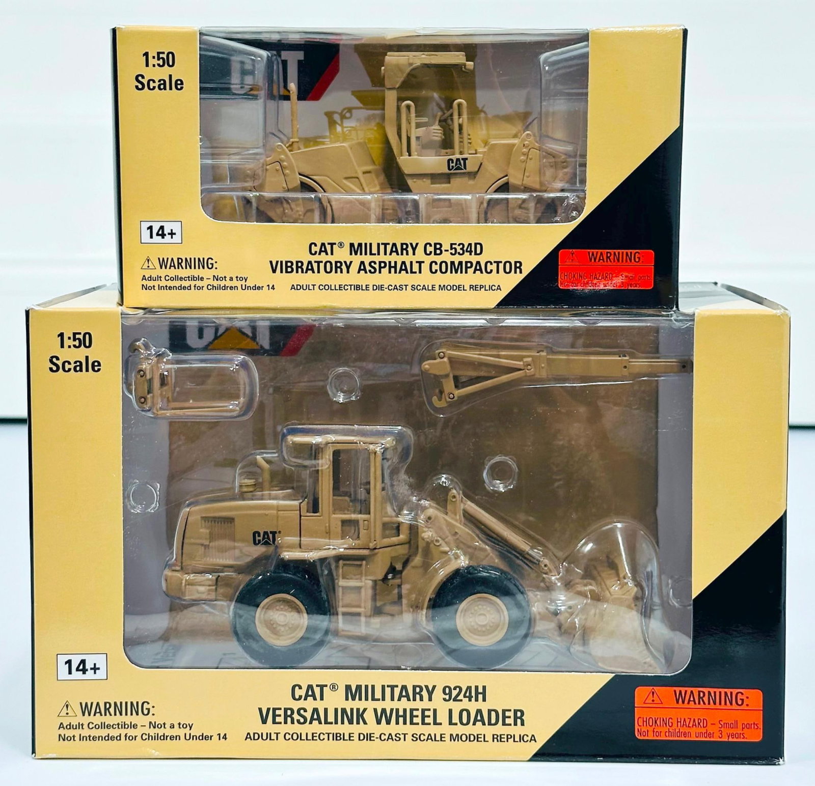 Norscot Modern 1:50 Scale CAT Military CB-534D Vibratory Asphalt Compactor/CAT Military Wheel Loader (1 of 6)