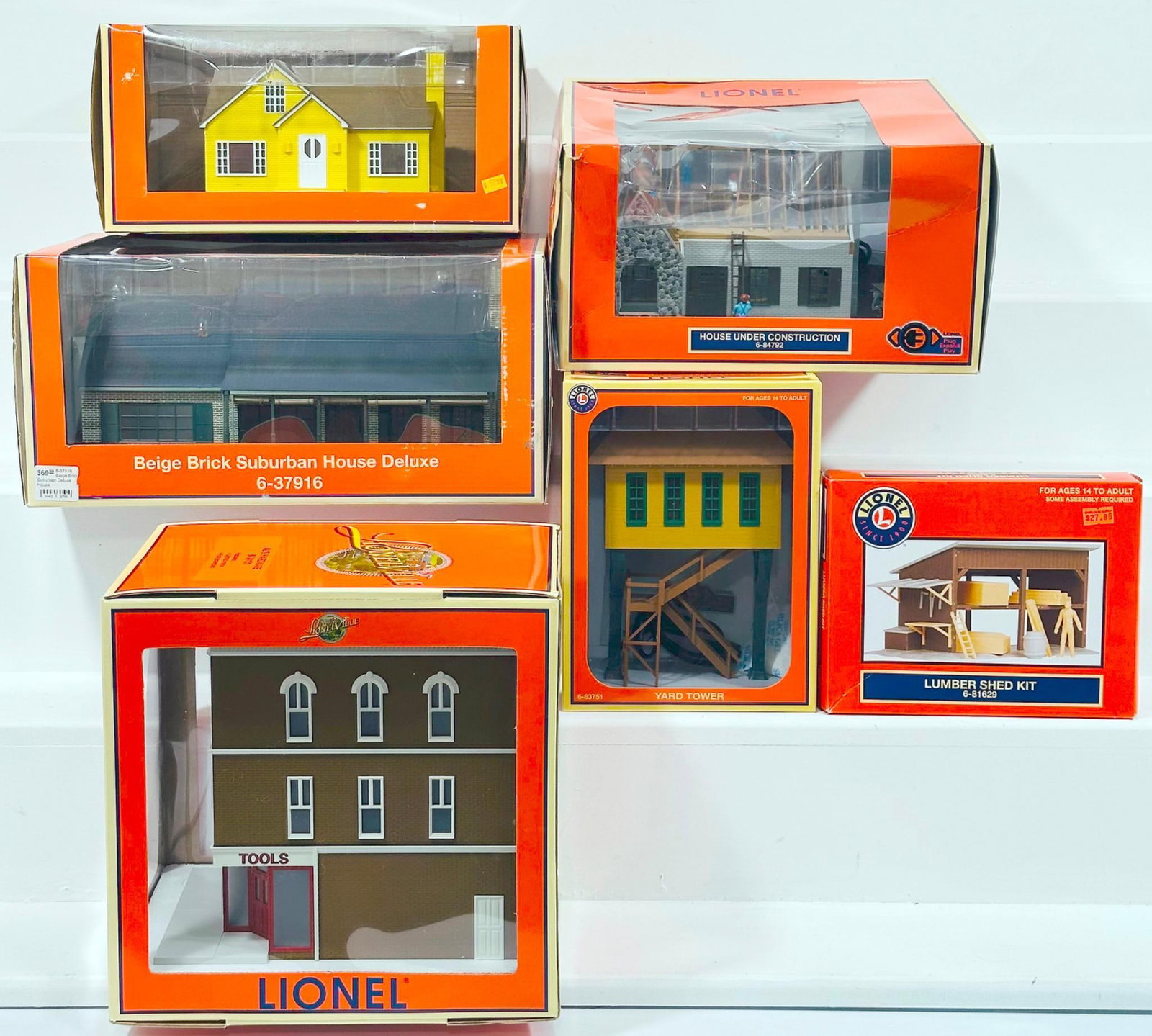 Lionel Modern O Gauge Six (6) Assorted Structures Boxed (1 of 8)