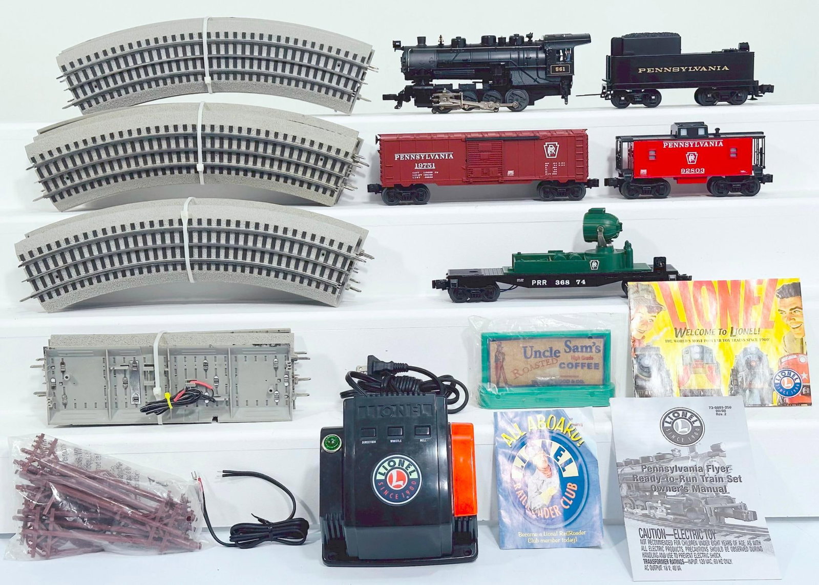 Lionel Modern O Gauge Pennsylvania Switcher and Three (3) Freight Cars (1 of 10)