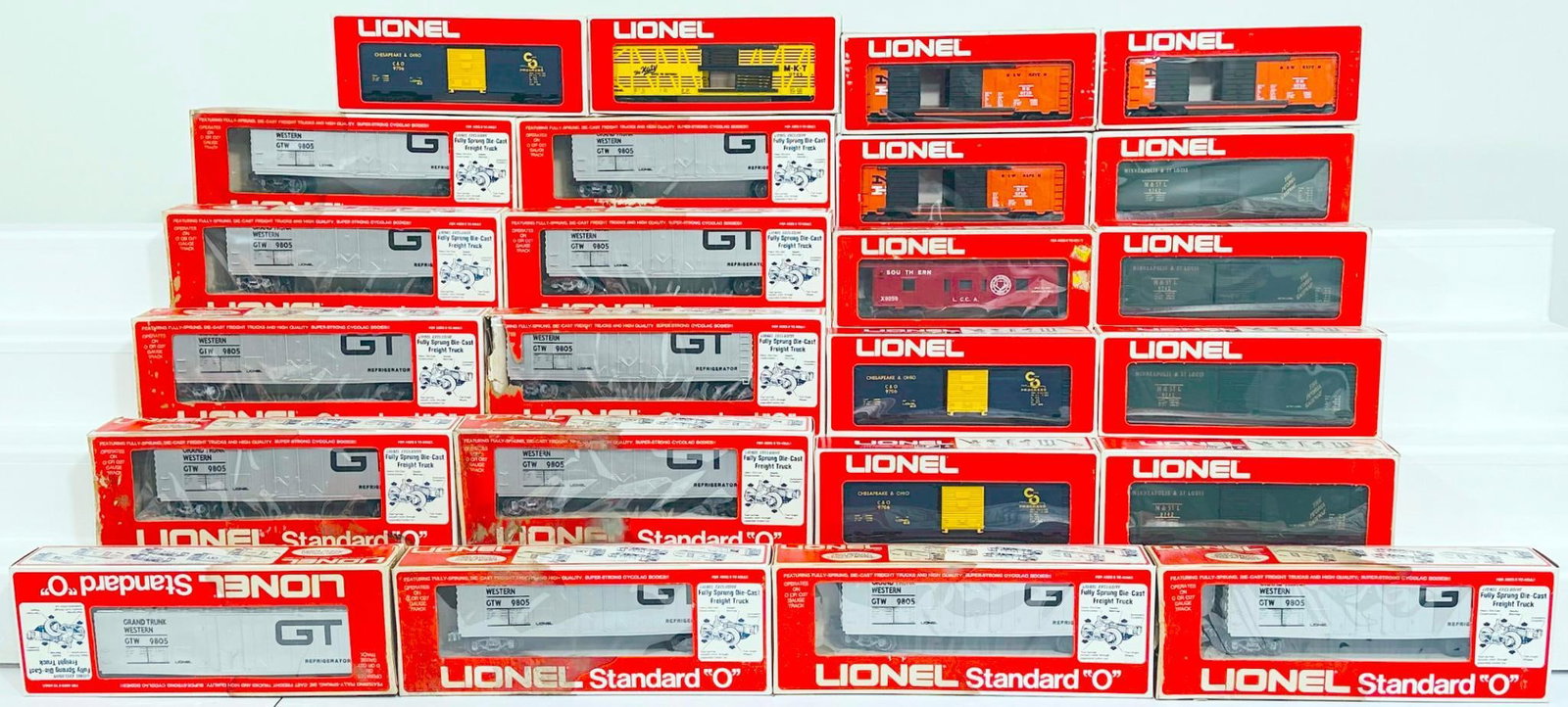 Lionel Modern O Gauge Twenty-Four (24) Assorted Reefers Boxed (1 of 10)