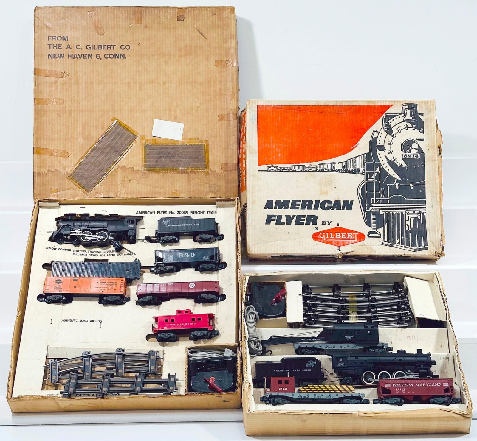 American Flyer Postwar S Gauge 20420 and 9992 Sets Boxed: American Flyer Postwar S Gauge 20420 and 9992 Sets Boxed, each in C7 plus to C8 minus and each with its original set box.