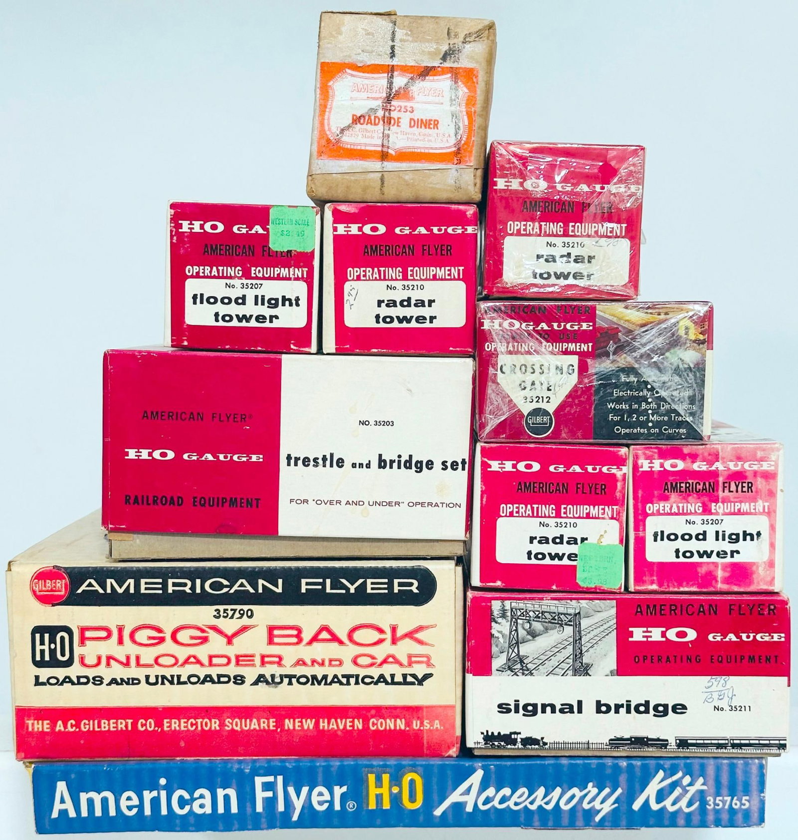 American Flyer Postwar HO Scale Assorted Accessories Boxed - 2