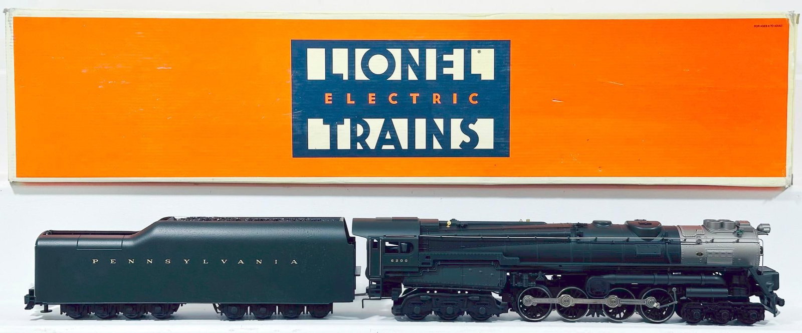 Lionel Modern O Gauge Pennsylvania S - 2 6 - 8 - 6 Turbine Locomotive and Tender Boxed: Lionel Modern O Gauge Pennsylvania S - 2 6 - 8 - 6 Turbine Locomotive and Tender Boxed, in C7 plus or better and with its original box. There are two loose long screws on the front underbody area that