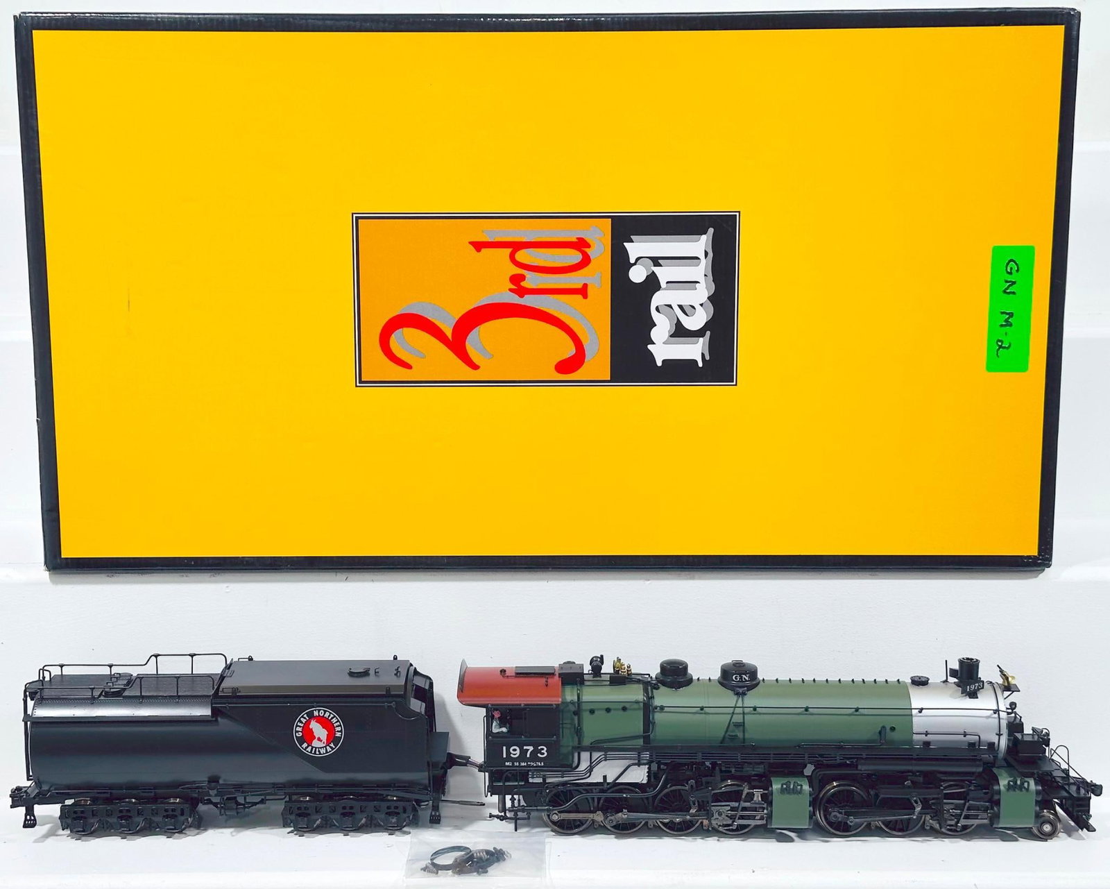 Sunset Models Modern O Gauge Brass Anniversary Series Great Northern M - 2 2 - 6 - 8 - 0 Locomotive: Sunset Models Modern O Gauge Brass Anniversary Series Great Northern M - 2 2 - 6 - 8 - 0 Locomotive and Tender Boxed, in C7 plus and with its original box.