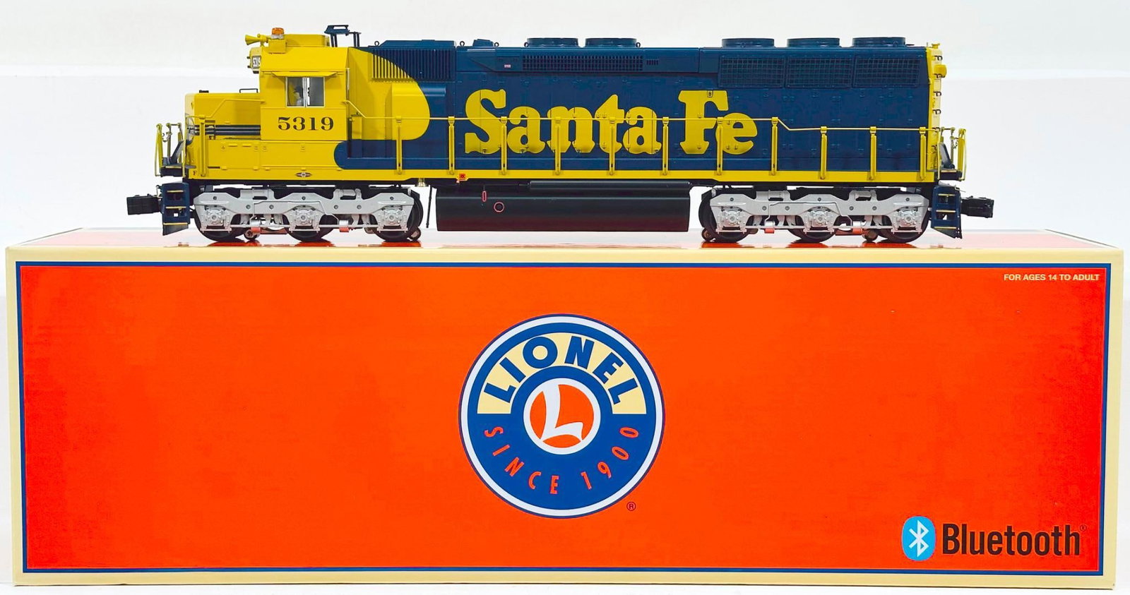 Lionel Modern O Gauge Santa Fe Legacy SD45 Switcher Locomotive Boxed (1 of 8)