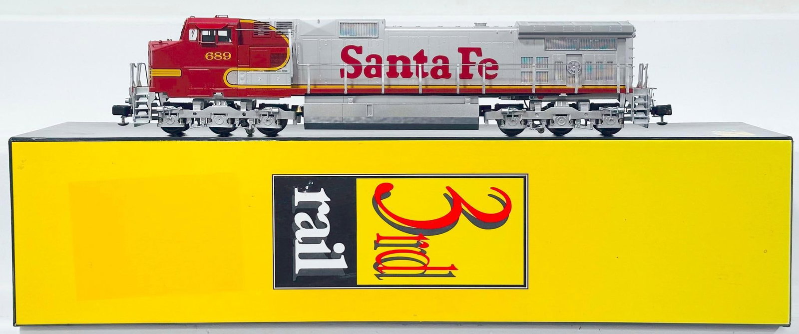 Sunset Models Modern O Gauge Santa Fe GE C44-9W Switcher Locomotive Boxed (1 of 8)