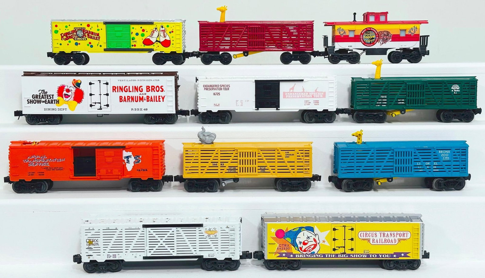 K-Line Modern O Gauge Eleven (11) Assorted Circus Related Freight Cars: K-Line Modern O Gauge Eleven (11) Assorted Circus Related Freight Cars, each in C7 plus or better.