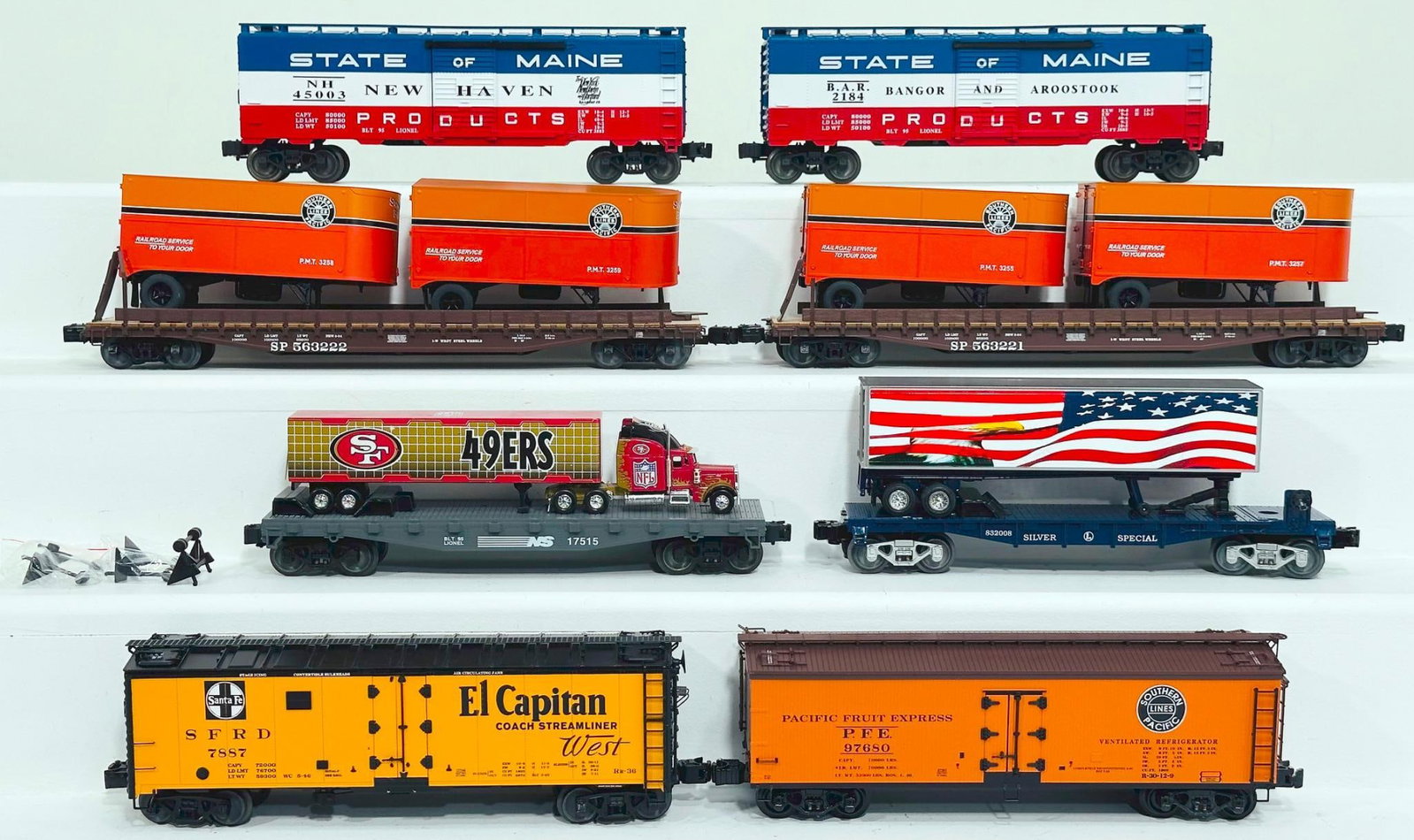 Lionel Modern O Gauge Eight (8) Assorted Freight Cars (1 of 9)