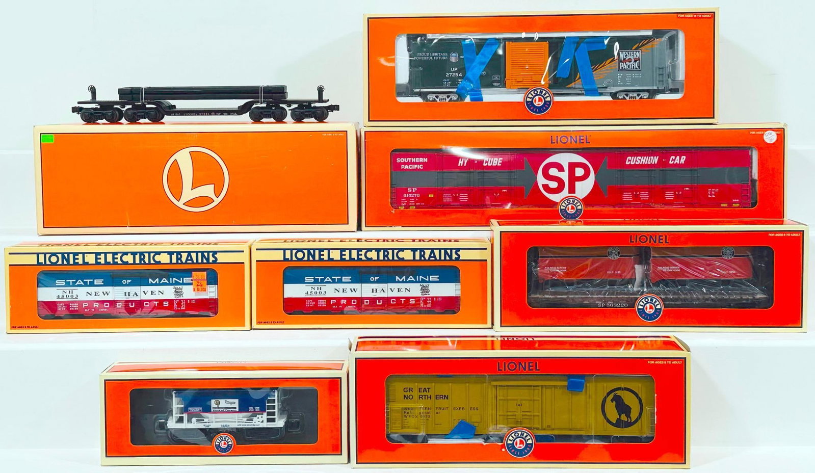 Lionel Modern O Gauge Eight (8) Assorted Freight Cars Boxed (1 of 10)
