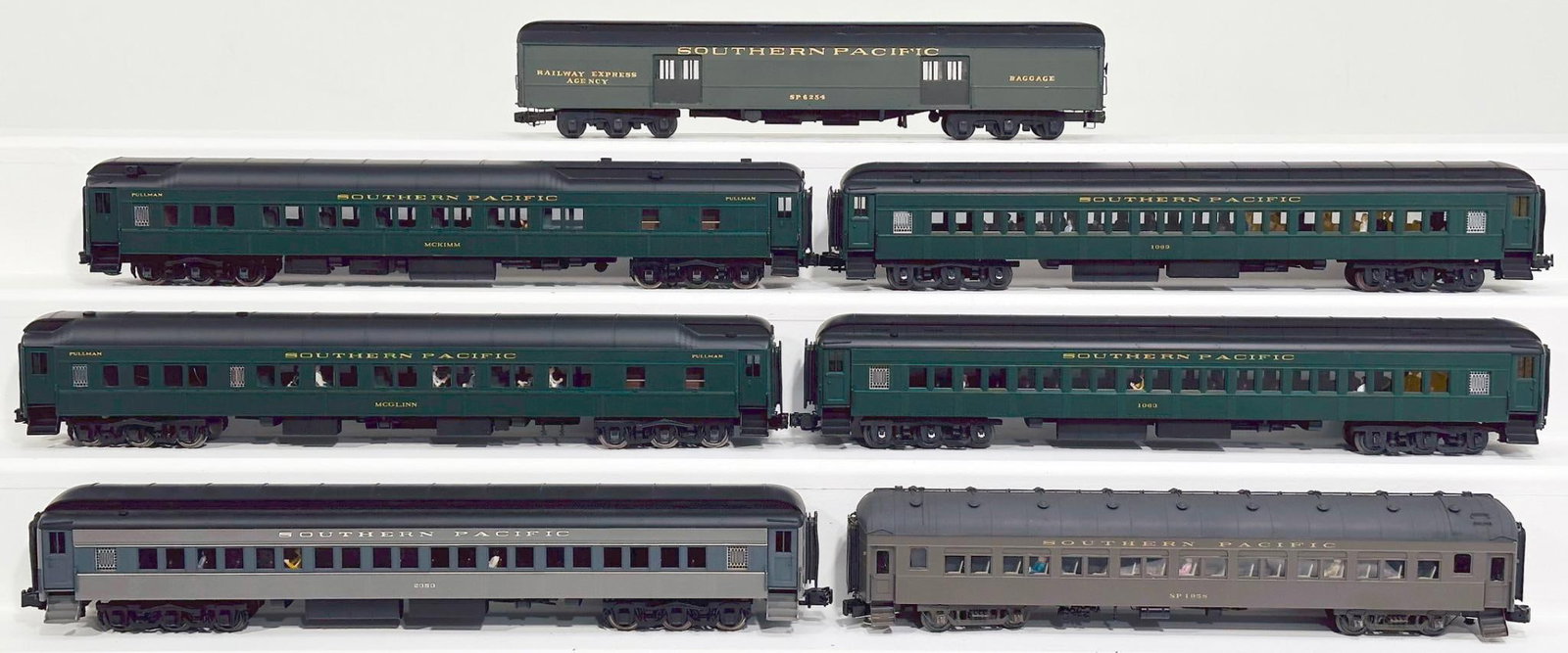 Unknown Manufacturer Modern O Gauge Seven (7) Assorted Southern Pacific Gray and Black Passenger (1 of 6)