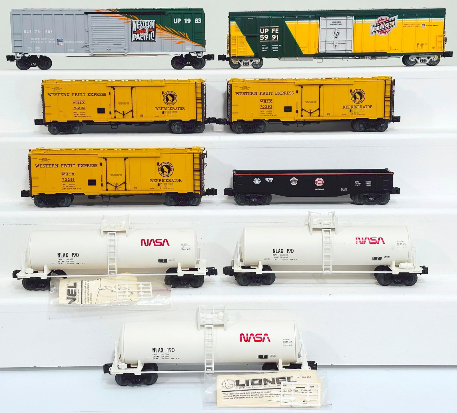 Lionel Modern O Gauge Nine (9) Assorted Freight Cars (1 of 6)