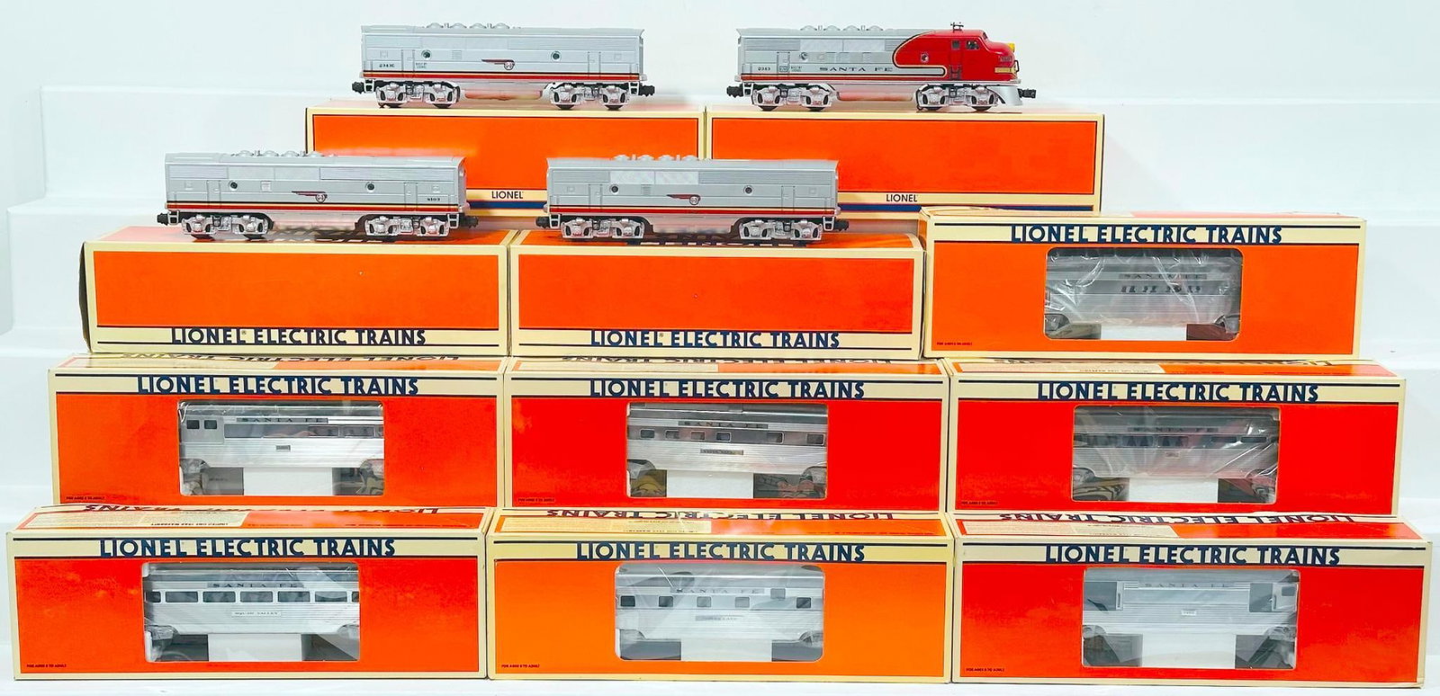 Lionel Modern O Gauge Santa Fe 2343C F-3B Diesel Unit Locomotive/2343 Santa Fe Nonpowered F-3 Diesel (1 of 12)
