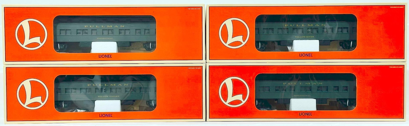 Lionel Modern O Gauge Four (4) Assorted Heavyweight Passenger Cars Boxed (1 of 5)