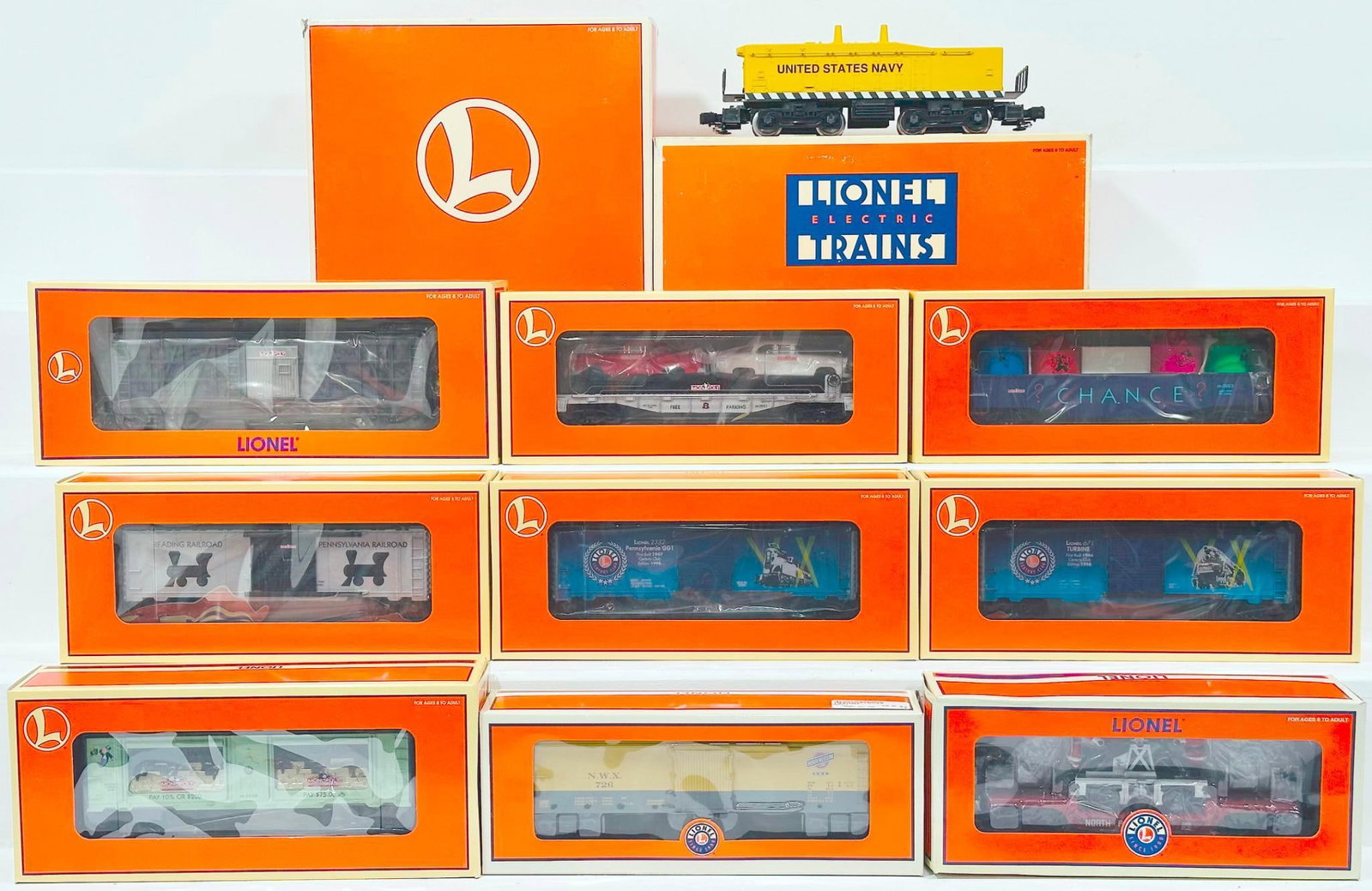 Lionel Modern O Gauge Ten (10) Assorted Freight Cars and U.S. Navy Calf Unit Boxed (1 of 11)