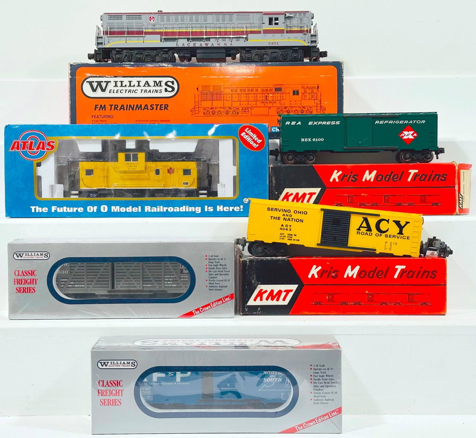 Williams Modern O Gauge Lackawanna Stock Car and RF & P Box Car Boxed/Atlas Modern O Gauge (1 of 9)
