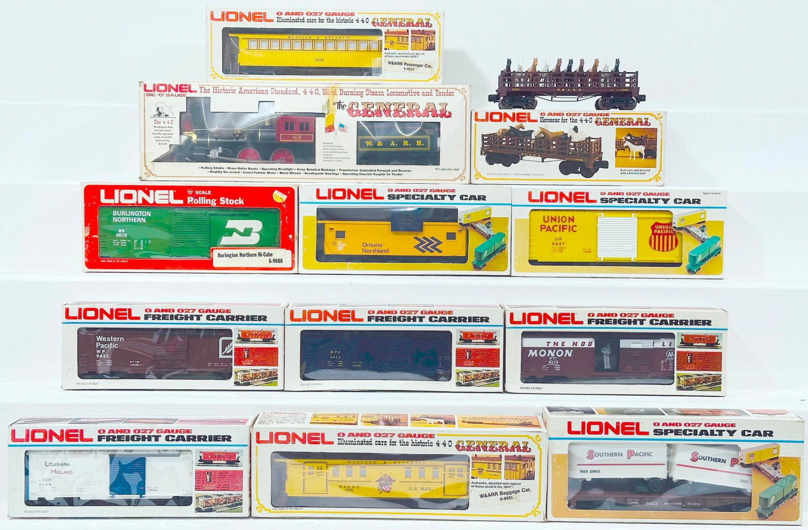 Lionel Modern O Gauge The General Old-Time Locomotive and Tender and Three (1 of 14)