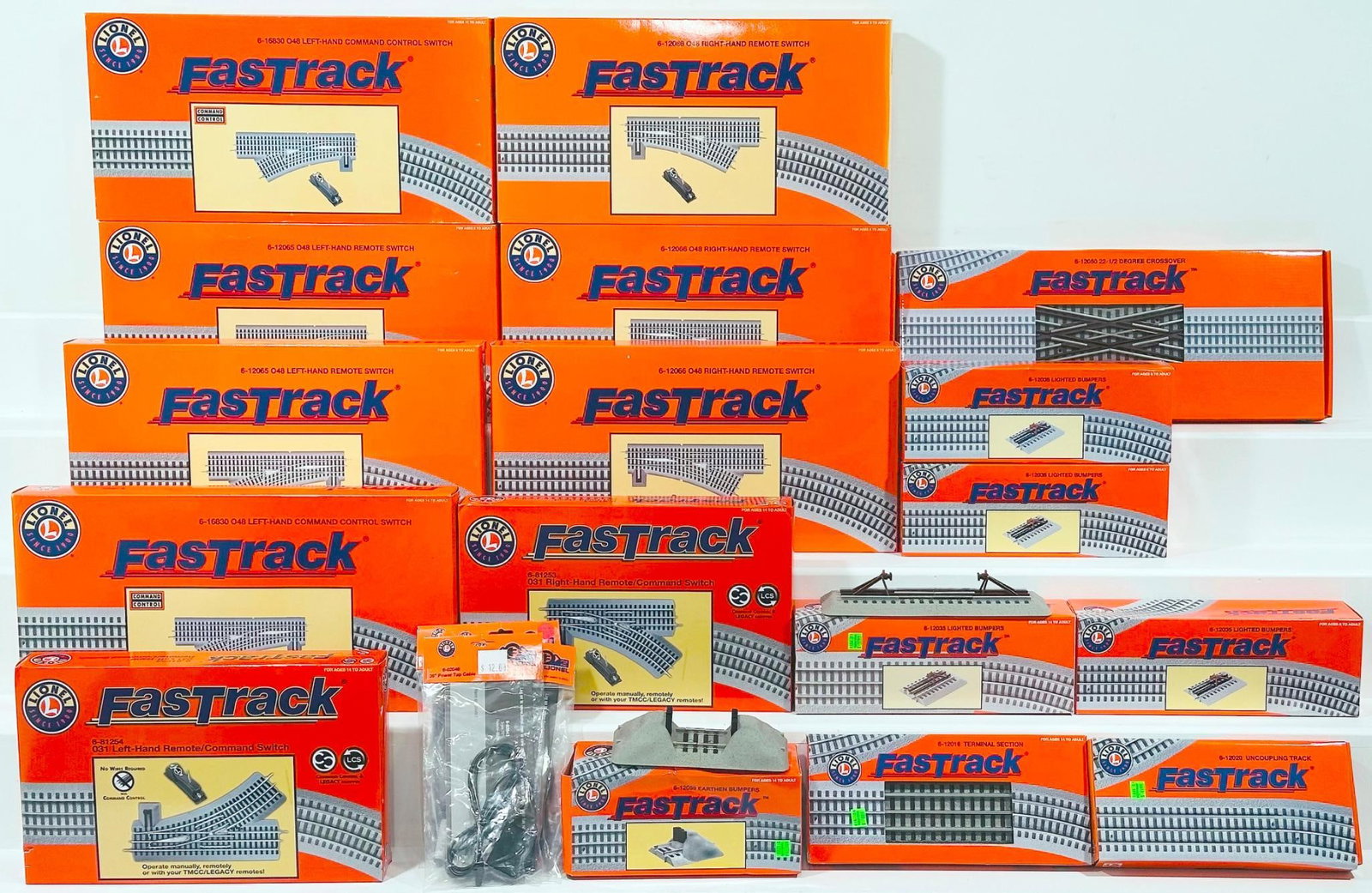 Lionel Modern O Gauge Assorted Fastrack Switches Boxed (1 of 13)