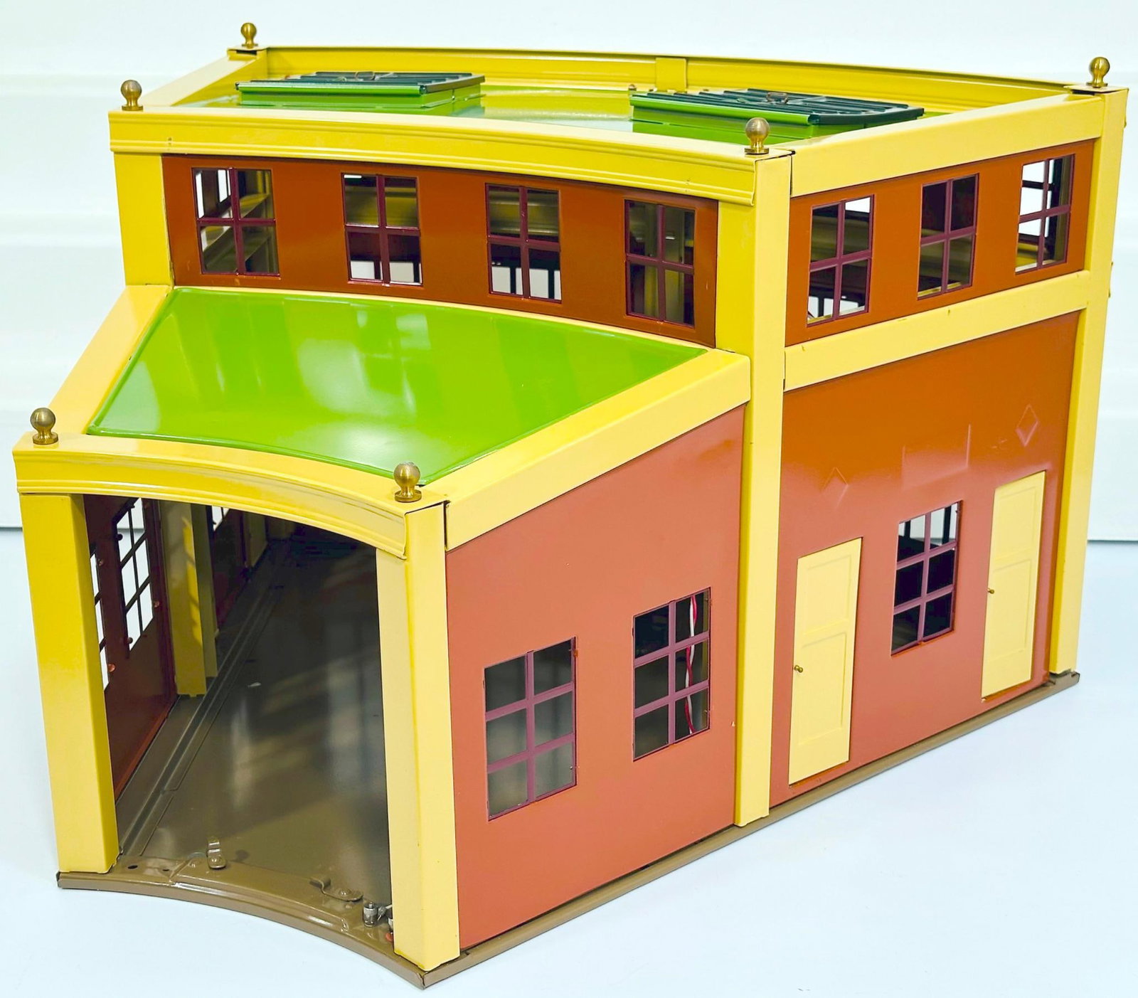 T - Reproductions Modern Wide Gauge 444 Roundhouse Section Boxed: T - Reproductions Modern Wide Gauge 444 Roundhouse Section Boxed, in C9 and with its original box.