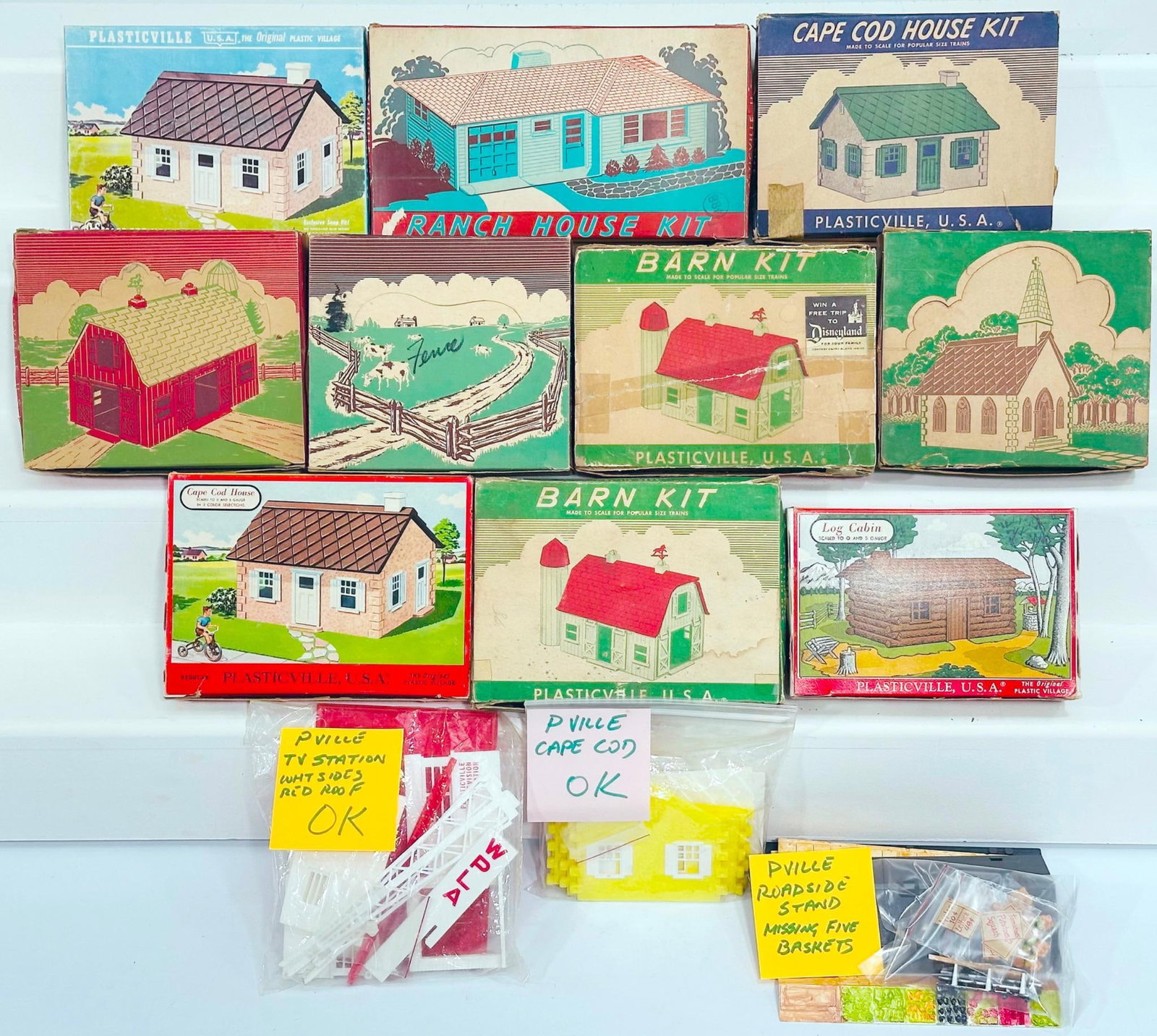 Bachmann/Plasticville Postwar and Modern O Gauge Ten (10) Assorted Kits Boxed and Three (3) Assorted: Bachmann/Plasticville Postwar and Modern O Gauge Ten (10) Assorted Kits Boxed and Three (3) Assorted Kits Unboxed, each in C7 to C8 and ten (10) with original boxes.