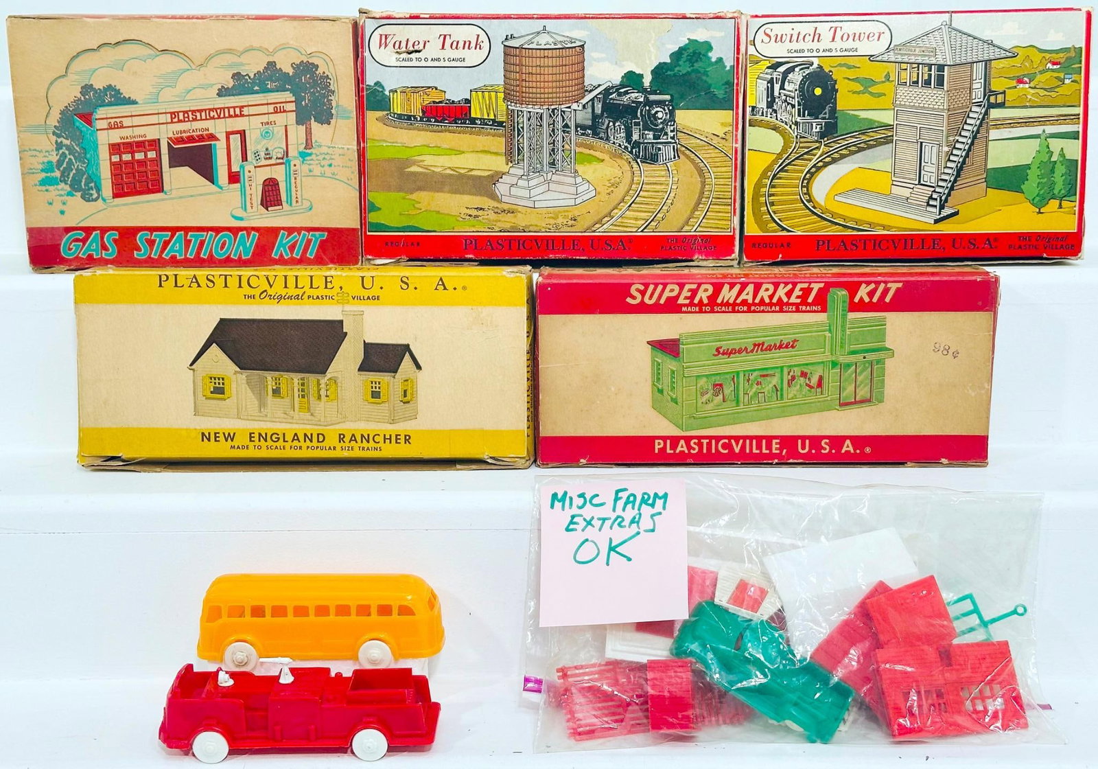 Bachmann/Plasticville Postwar Modern O Gauge Five (5) Assorted Kits Boxed and Misc. Unboxed: Bachmann/Plasticville Postwar Modern O Gauge Five (5) Assorted Kits Boxed and Misc. Unboxed, each in C7 to C8.