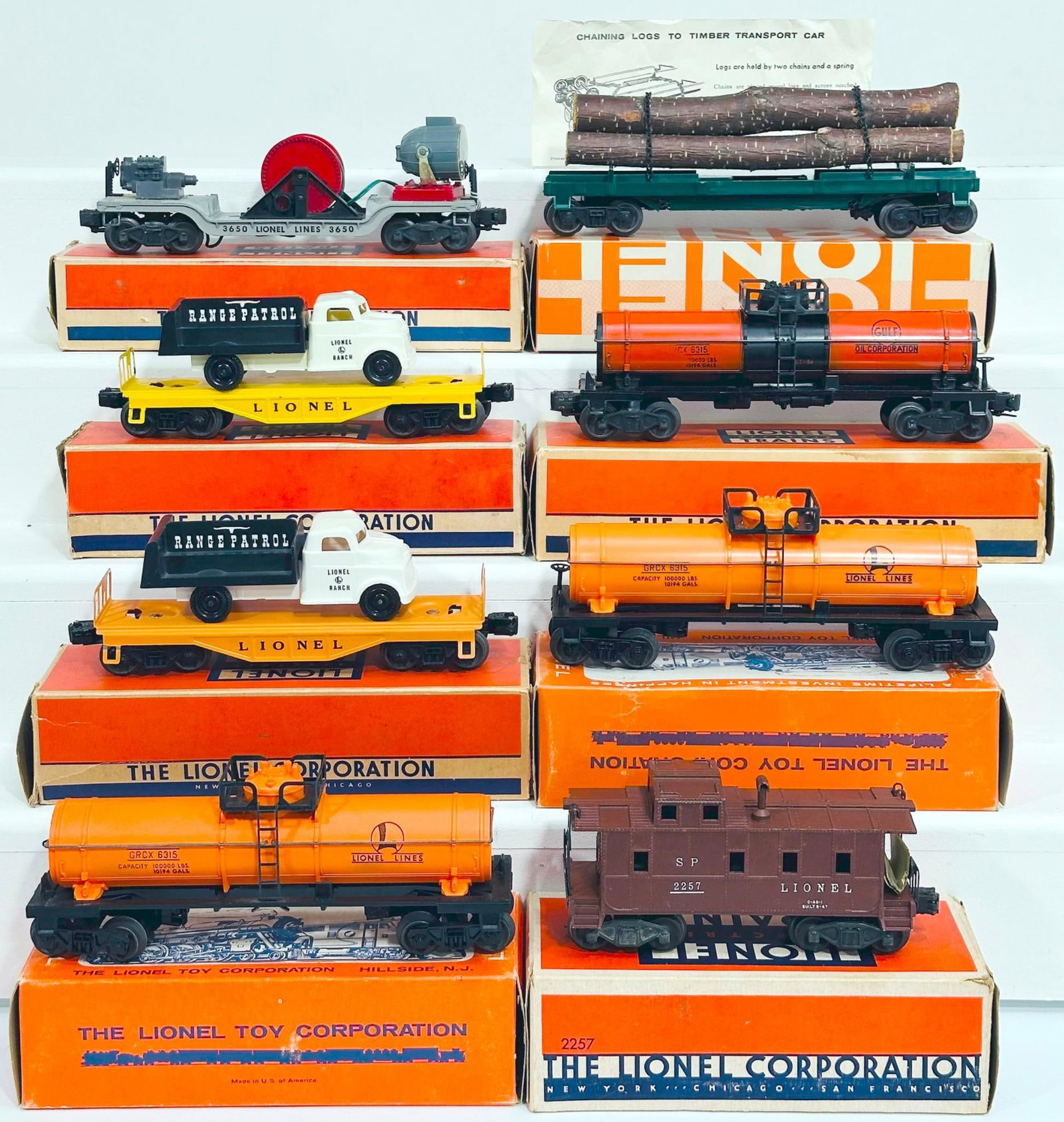 Lionel Postwar O Gauge Eight (8) Assorted Freight Cars Boxed (1 of 8)