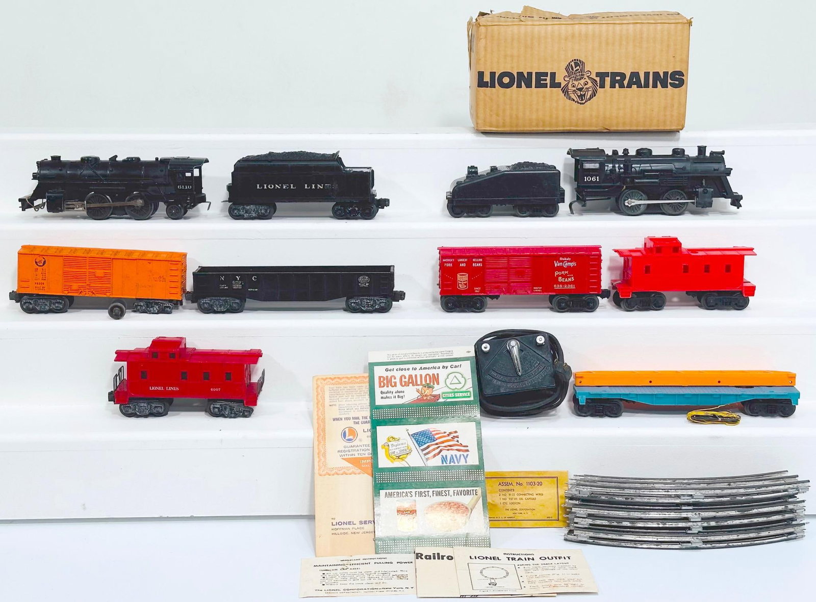 Lionel Postwar O Gauge Outfit No. 19220 and 1950 Scout Set (1 of 12)