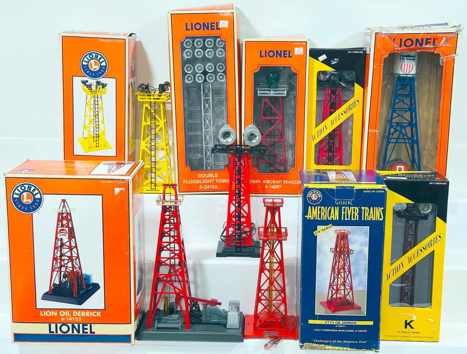 Lionel Modern O Gauge #395 Floodlight Tower/ Double Floodlight Tower/ Lion Oil Derrick/Industrial (1 of 9)