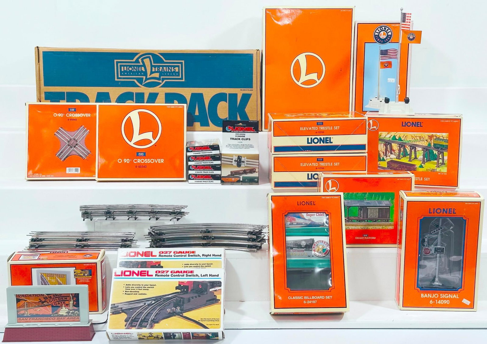 Lionel Modern O Gauge Twelve (12) Assorted Accessories Boxed (1 of 9)