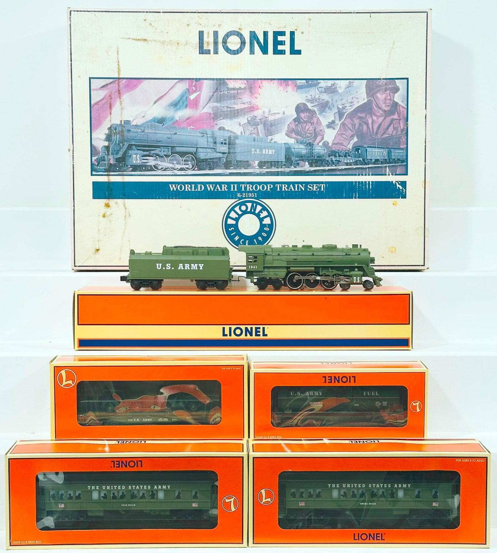Lionel Modern O Gauge World War II Troop Train Set Boxed (1 of 10)
