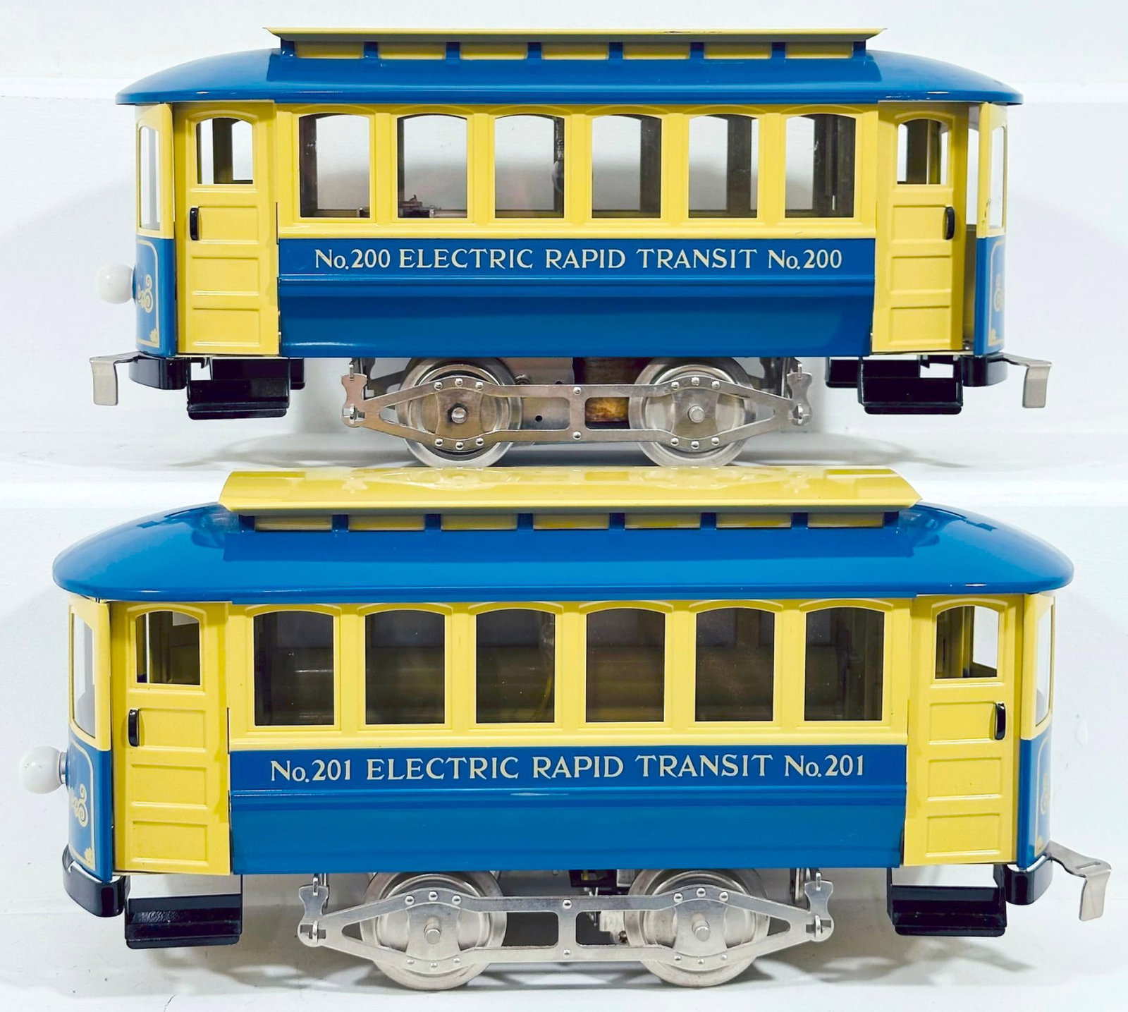 Lionel Modern Standard Gauge 200 and 201 Trolleys: Lionel Modern Standard Gauge 200 and 201 Trolleys, each in C7 plus or better.
