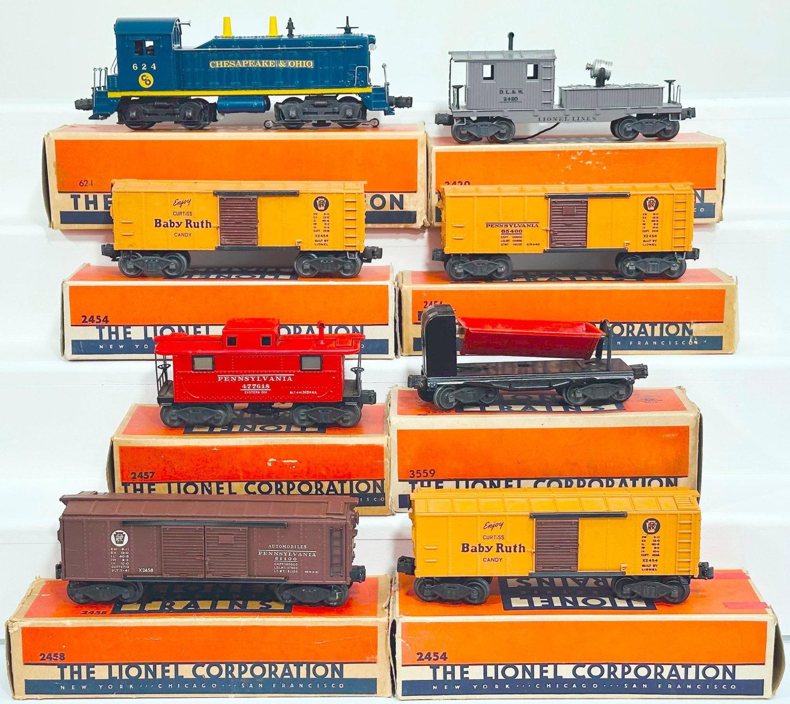 Lionel Postwar O Gauge 624 C&O Diesel Switcher Locomotive and Seven (7) Assorted Freight Cars (1 of 8)
