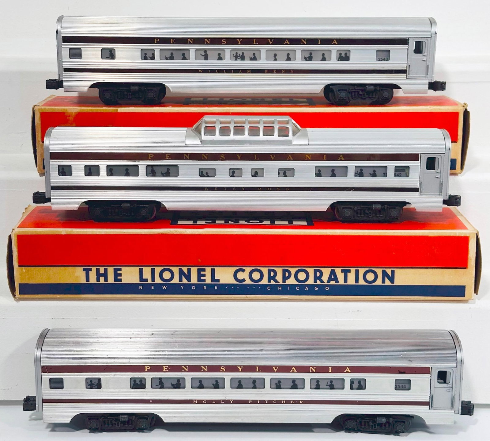 Lionel Postwar O Gauge 2542 - 2543 - 2544 Pennsylvania Passenger Cars (1 of 9)