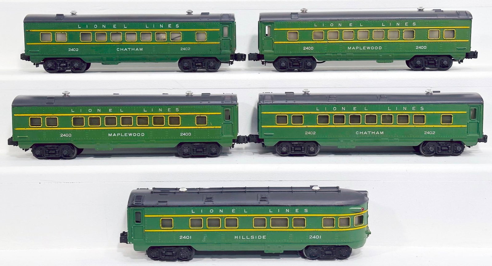 Lionel Postwar O Gauge Five (5) Assorted Green and Gray Roof Passenger Cars (1 of 6)