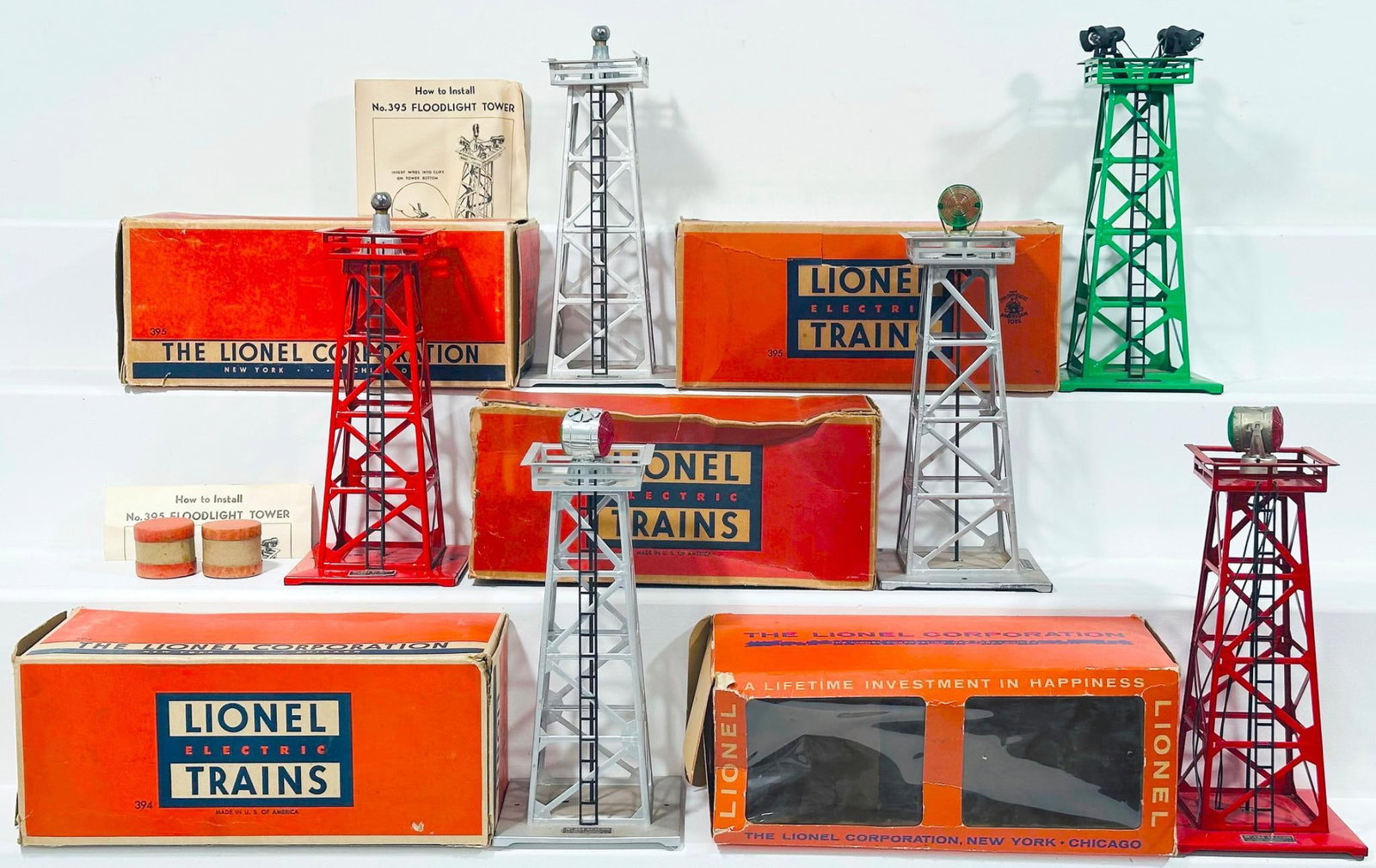 Lionel Postwar O Gauge Six (6) Assorted Rotating Beacon and Floodlight Tower Boxed (1 of 8)