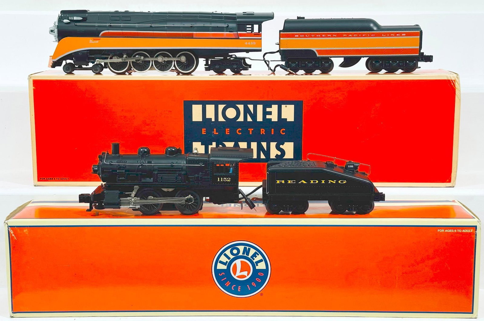 Lionel Modern O Gauge Reading 0 - 4 - 0 Locomotive and Tender and Southern Pacific GS - 2 Daylight 4: Lionel Modern O Gauge Reading 0 - 4 - 0 Locomotive and Tender and Southern Pacific GS - 2 Daylight 4 - 8 - 4 Locomotive and Tender Boxed, each in C8 or better and each with its original box.